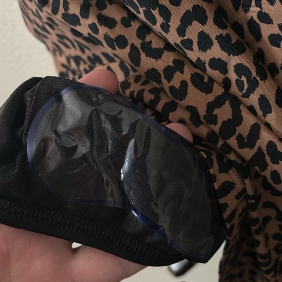 Lands End Womens Wrap Swim Dress Swimsuit Animal Print Leopard Size 8 - Picture 5 of 8